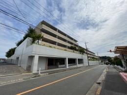 アルスつくし野デュープレックスＤ棟の外観