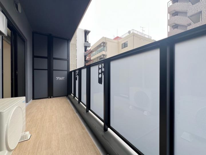 西向きバルコニー、広さは約8.00平米です!