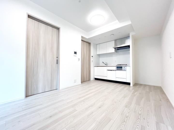 リビングダイニングには床暖房がついております!