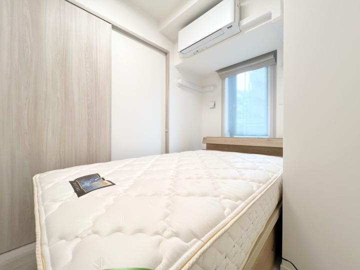 ベッド、エアコン、カーテンはご希望であれば現況でのお引き渡しが可能です!