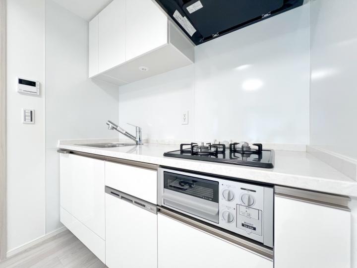 キッチンは2口コンロ、食器洗浄機付き、ディスポーザー付きです!