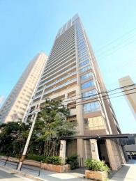 グランドメゾン上町台ザ・タワーの外観