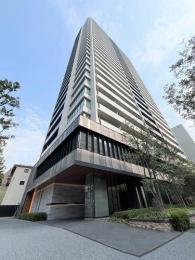 ローレルタワー御堂筋本町の外観