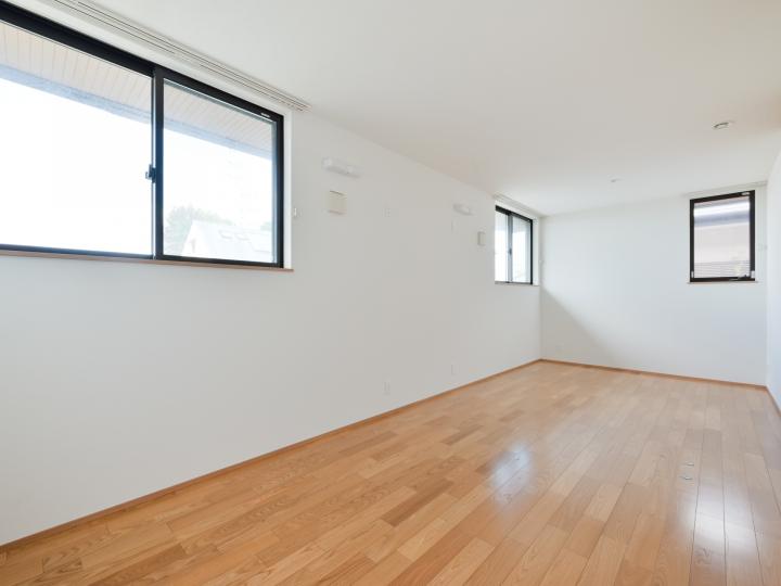 2階 居室10.4帖 間仕切りで2部屋にもできます