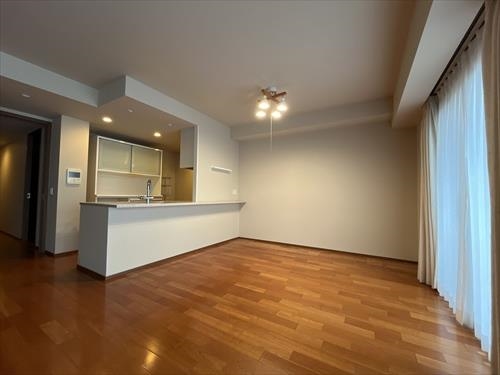 リビングダイニング約１９．５帖