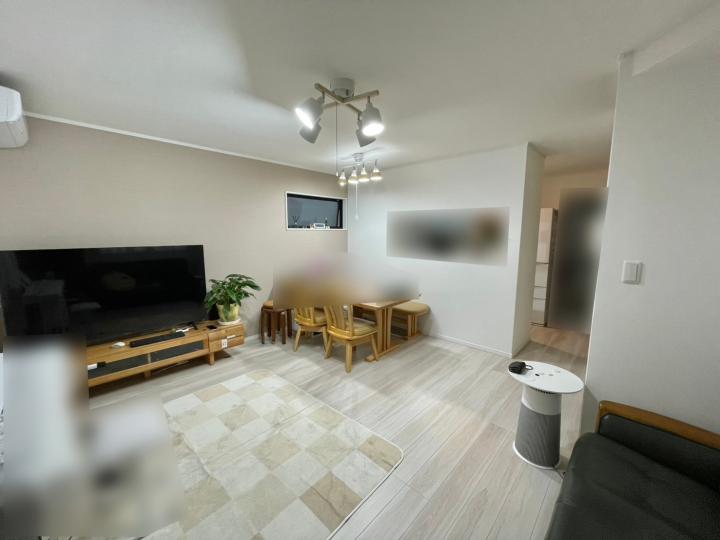 ■約15.5帖のLDK■物入れ収納も2つ付いております