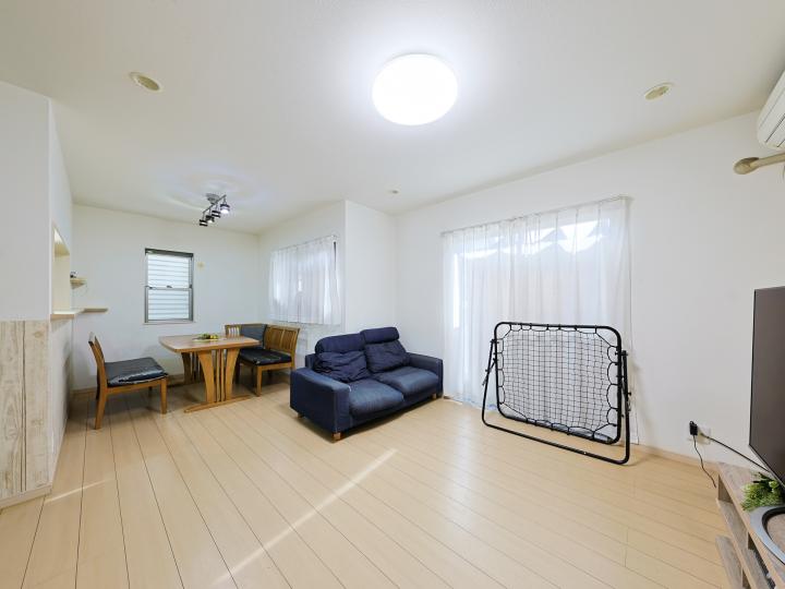 リビング・ダイニングに床暖房がございます。