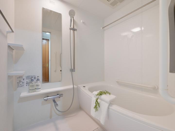 浴室暖房乾燥機、追い焚き機能付きバスです。