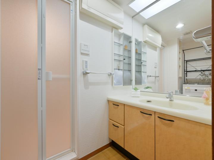 ワイドタイプの洗面台です。