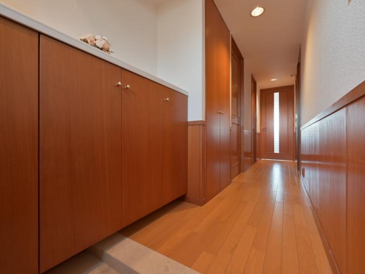 木目調の腰壁です。