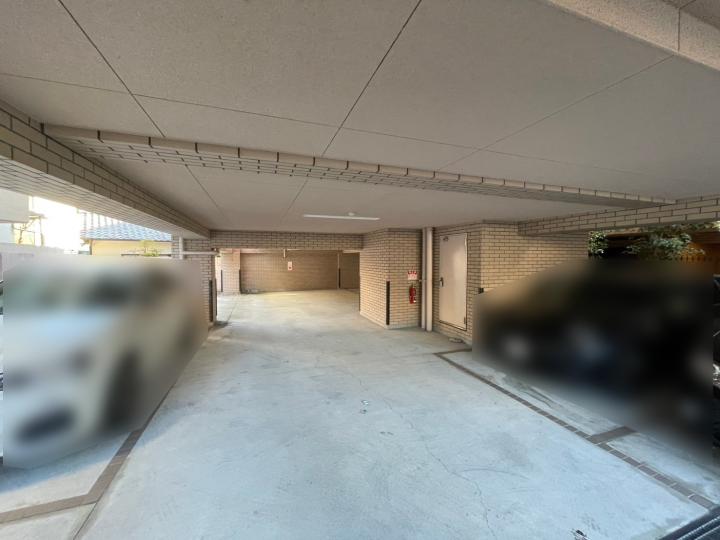 ■敷地内駐車場有り(空き状況確認中)