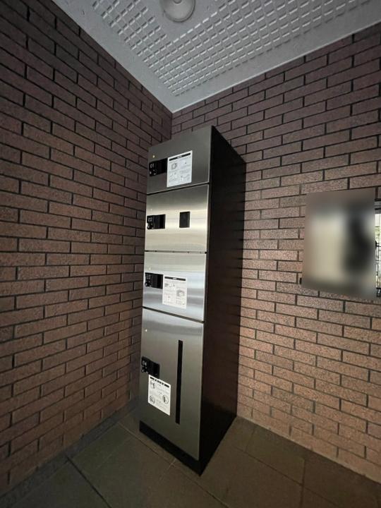 ■宅配ボックス付き