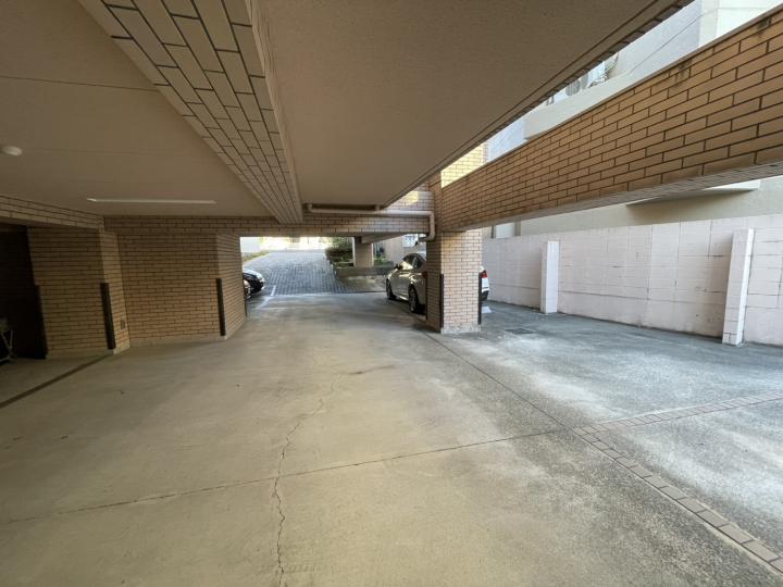 ■敷地内駐車場有り(空き状況確認中)