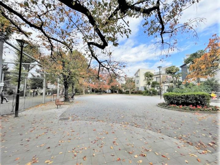 小山田公園・徒歩1分