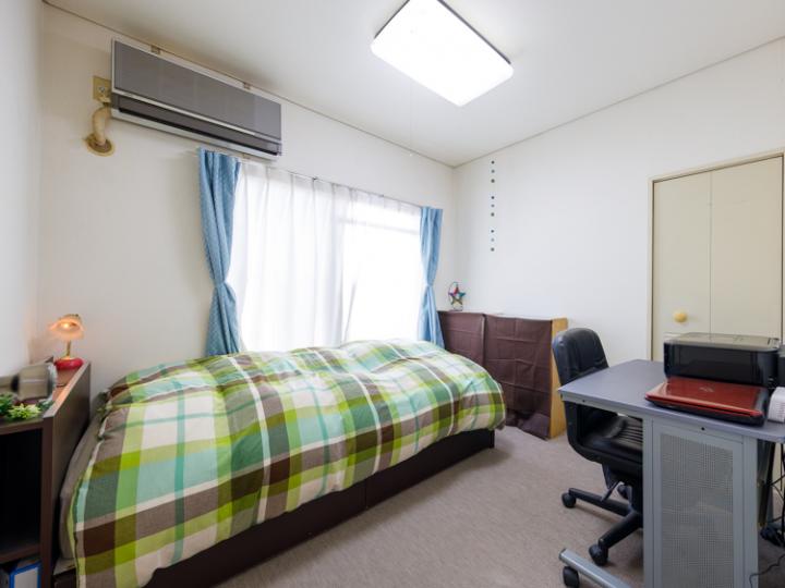 洋室部屋:約4.8帖ございます!