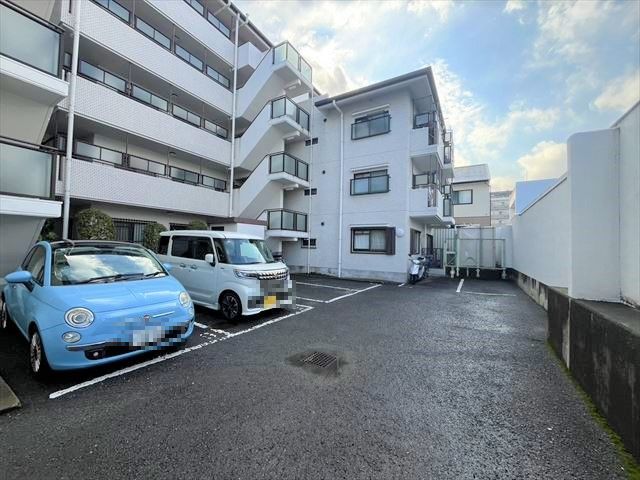 敷地内駐車場スペースございます!