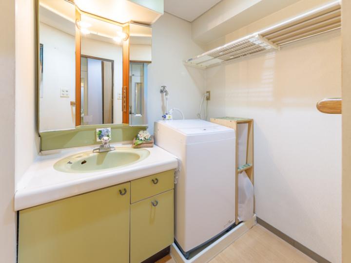 玄関から近いため、リビングへ向かう前に手洗いが可能です!