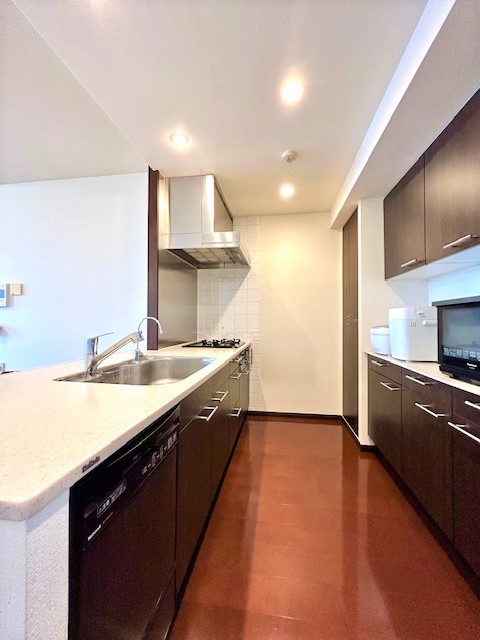 開放的な約5.0帖のオープンキッチン