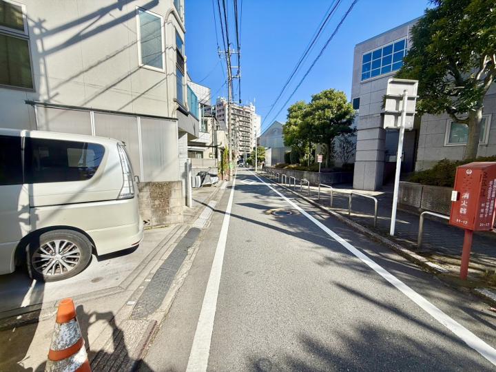 前面道路は幅員約4.0m＋歩道