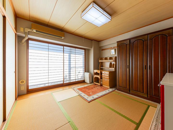 8帖和室（南側に開口部あり）