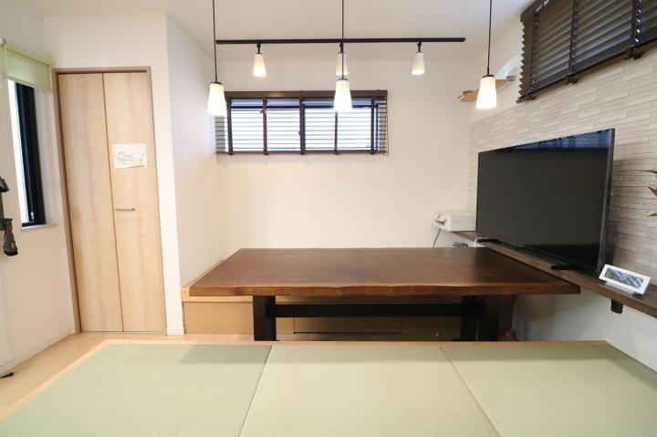 LDKの一部に床暖房ありです。