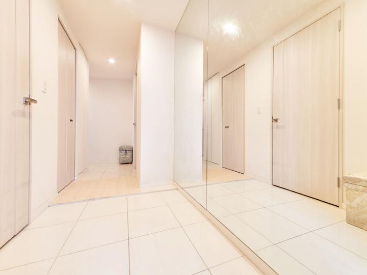 シューズインクローク付き玄関