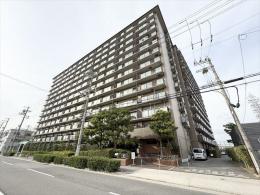 ルネ・パークプラザの外観