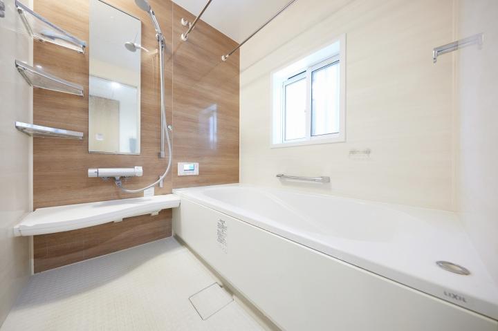 LIXIL1616サイズのシステムバス(浴室換気乾燥機)