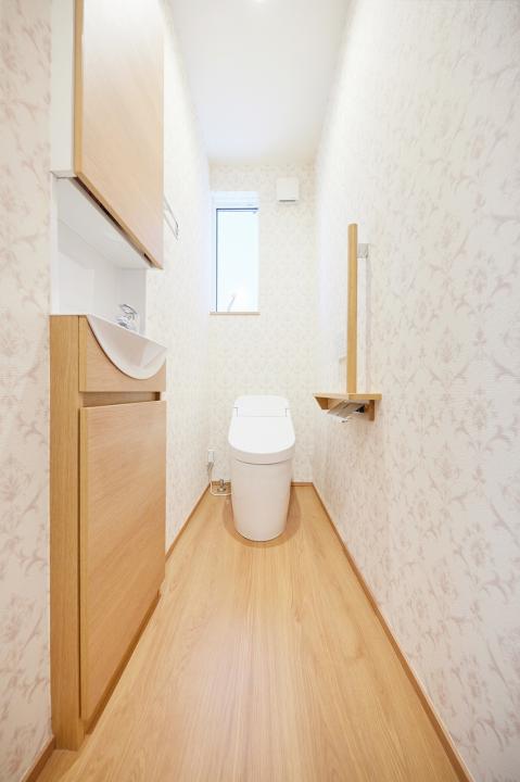 TOTOのローシルエット一体型トイレ